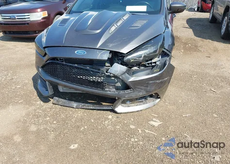 2018 Ford Focus St z USA, uszkodzony, nr VIN 1FADP3L93JL312893
